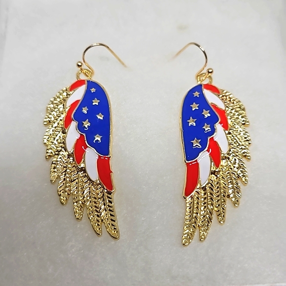 American Independence Day Flag Earrings. Wing Design in Gold tone. - Picture 1 of 2